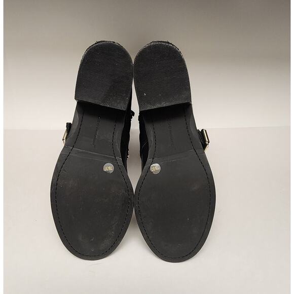 BCBGeneration BC-Halen Black Leather Studded Buckle Boots

7B/37 - Picture 10 of 14